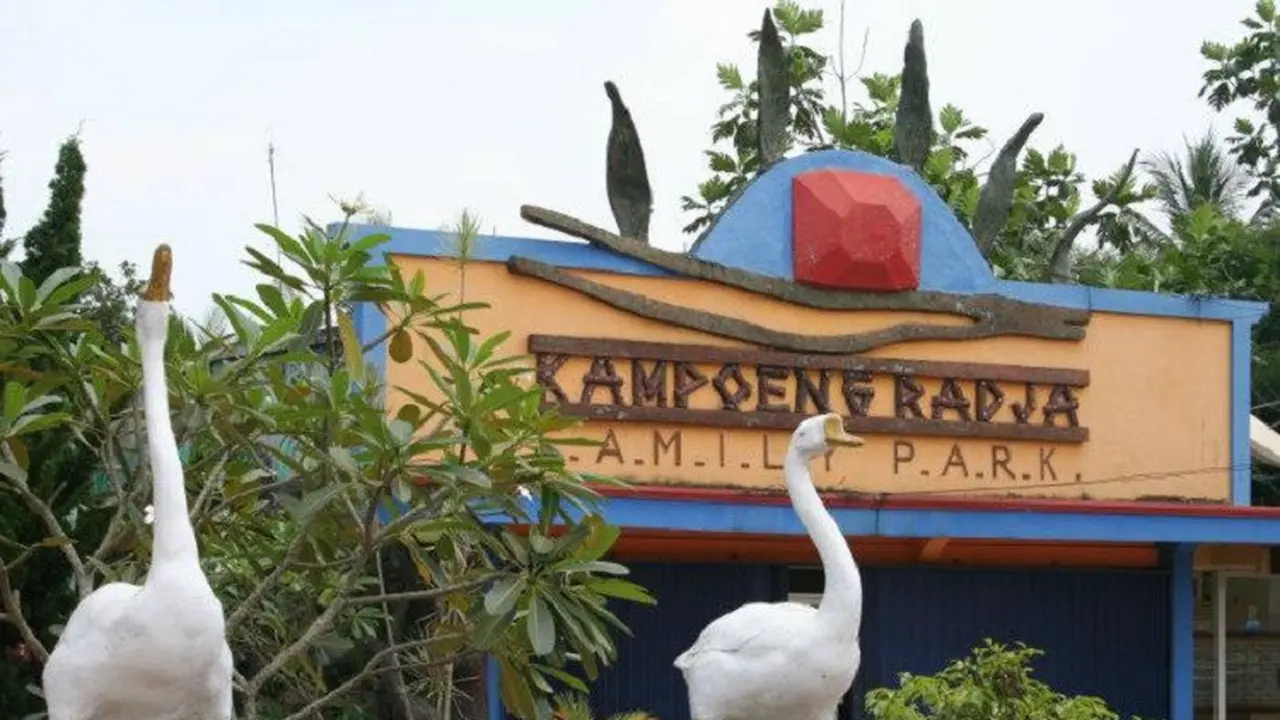 014219200_1514149463-Wisata_Jambi-Kampung_Radja